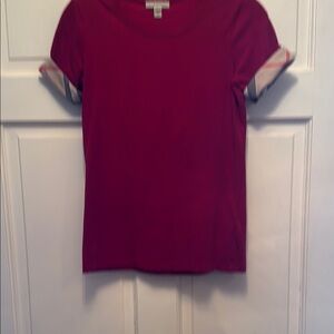 Burberry red tee with iconic plaid cuffs on sleeves. Size xs in great condition